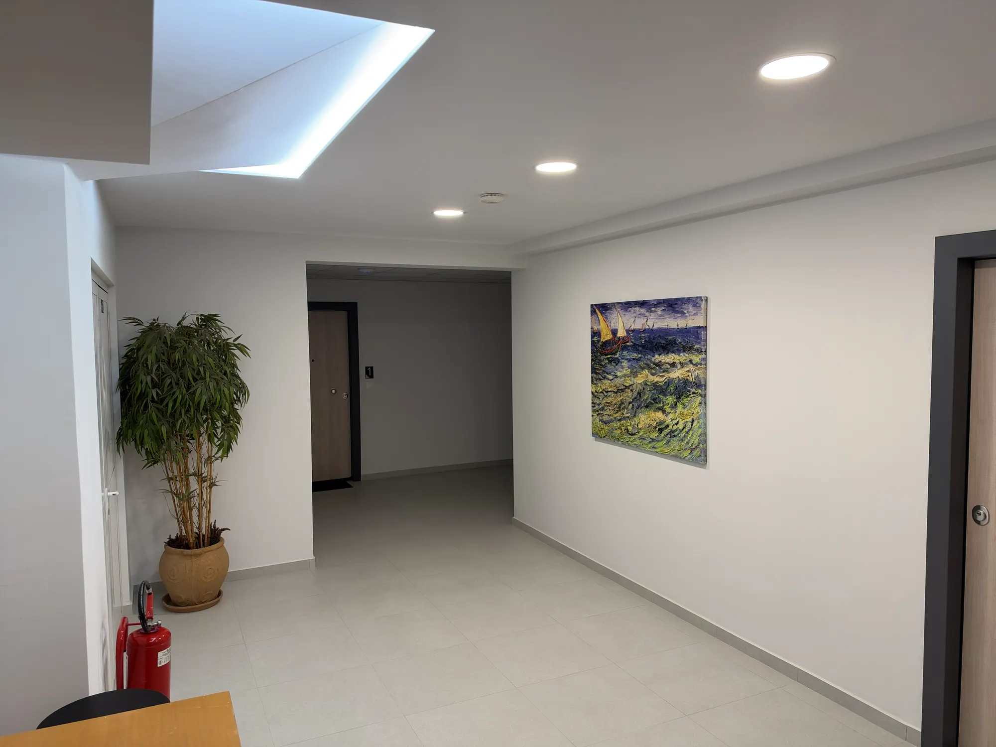 Φωτεινή είσοδος κτιρίου